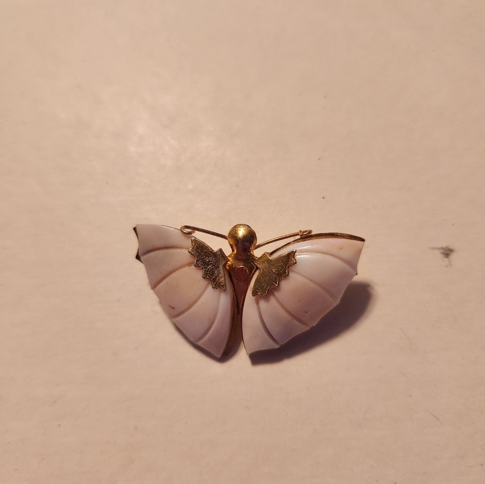 Vintage Butterfly Brooch Shell Wings Seashell Conch Carved Gold Tone Pin